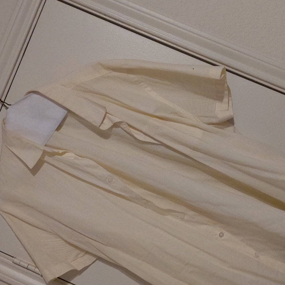 Express shirt sleeve button up